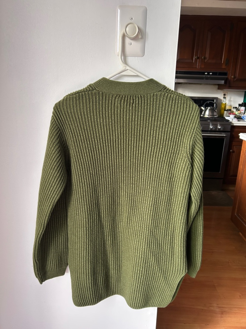 Yarnworks || Olive Green Ribbed Button-Up Cardigan - Picture 2 of 9